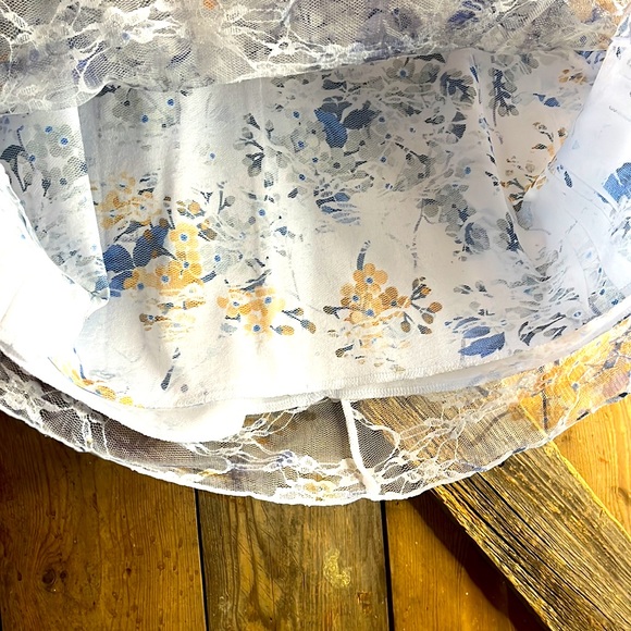 Brittany Black Floral Lace Blouse - New with tags - Picture 5 of 5